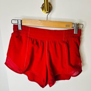 Lululemon Hotty Hot Low-Rise Lined Short 2.5"